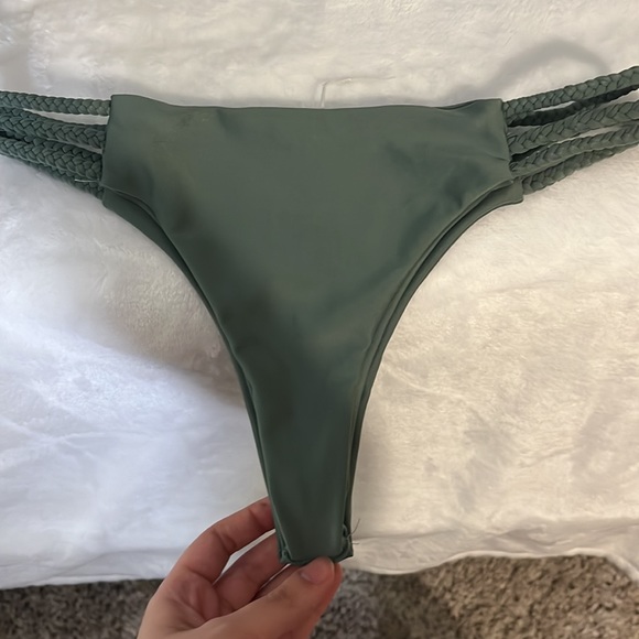 Soft padded cami shell bikini set - Picture 3 of 4